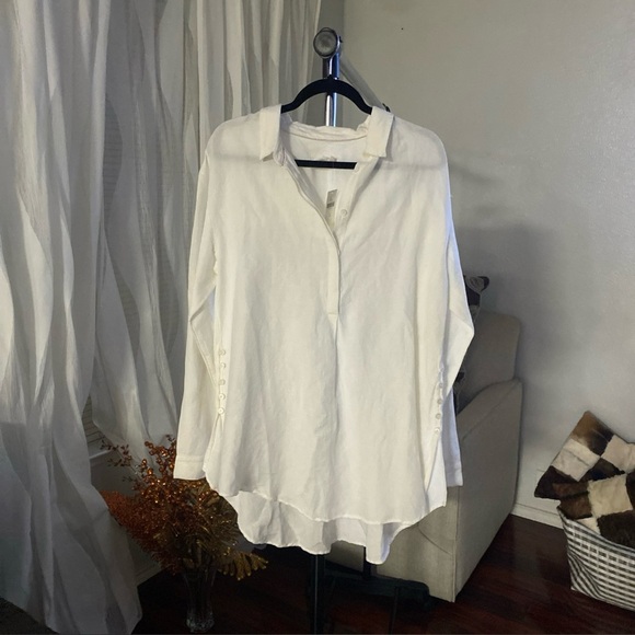 By Anthropologie Side-Button Tunic Blouse Size Medium (I-1) - Picture 3 of 8